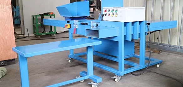 Обладнання для пакетування деревної стружки/тирса/соломи Обладнання для пакетування деревної стружки/тирса/соломи